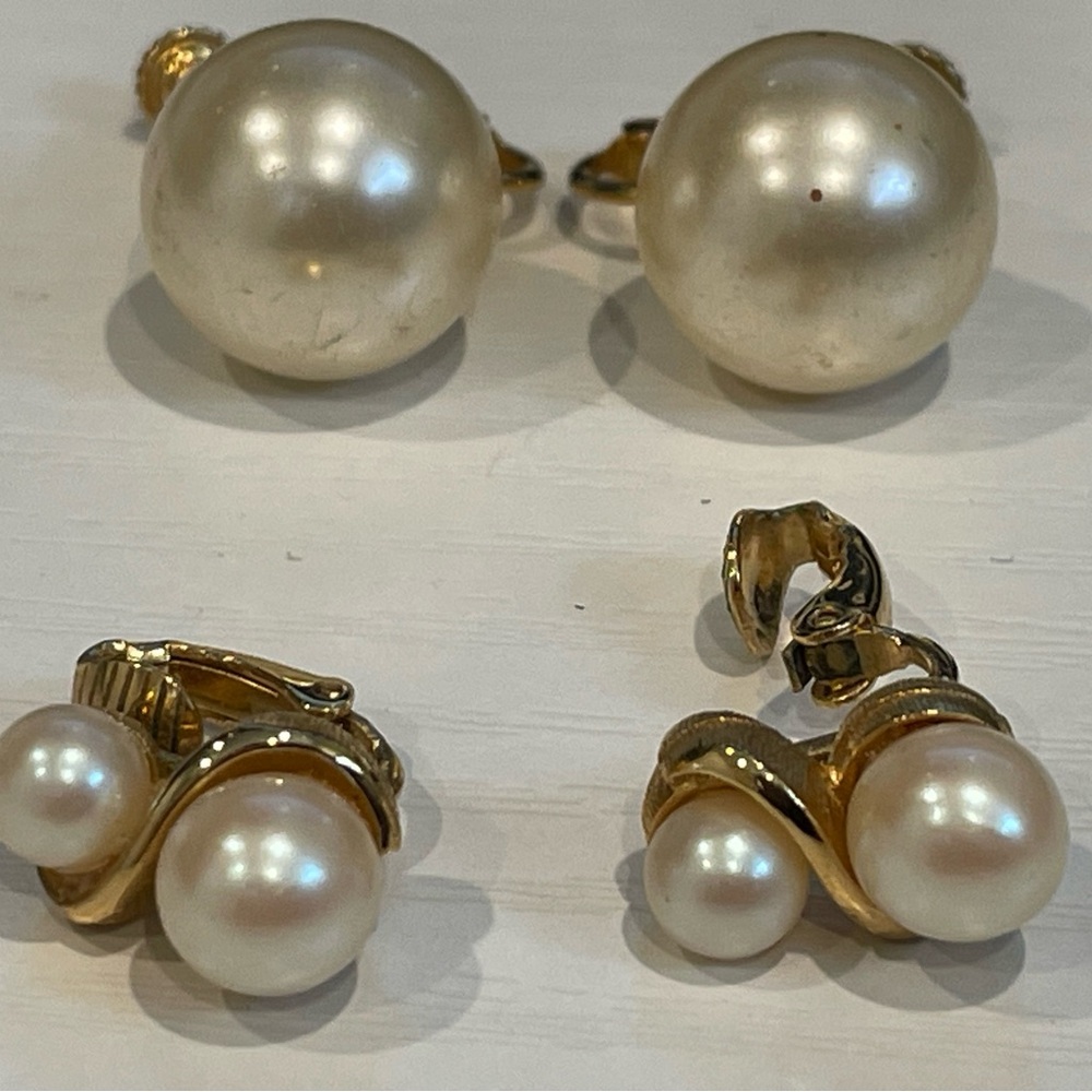 2Pairs Gold Tone Faux Pearl Clip-on Earring and Screw back unsigned